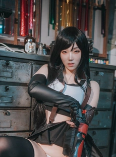 Bambi 78 DJAWA Tifa Lockhart Final Fantasy Version A